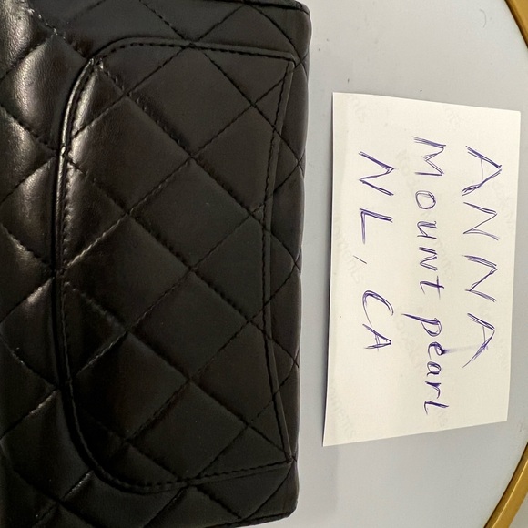Chanel trifold Authentic- 500 USD/750 Cad - Picture 4 of 14